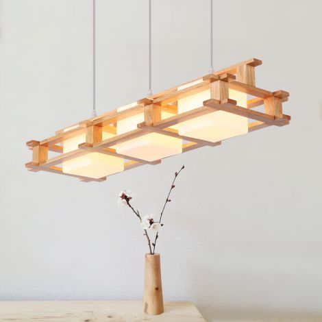 Dreilampige Holz-Pendelleuchte mit Glas-Schirm im skandinavischen Stil