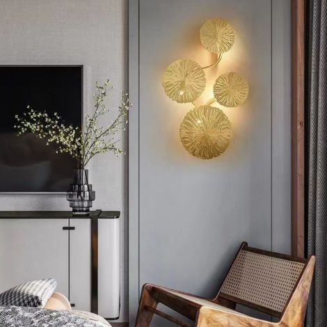 Lotus-Wandlampe minimalistisch aus Metall für Wohn- und Essbereich