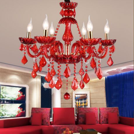 Aparter Kronleuchter Kristall Kerzen Design in Rot für Hochzeit